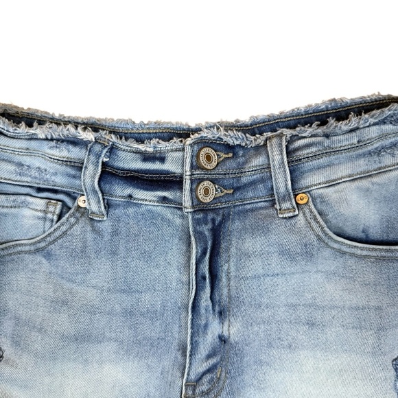 Kancan high rise distressed denim shorts frayed hem women’s size 29 - Picture 3 of 10
